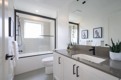 Hot Tub / Spa Photo of 1 4788 54a Street, Delta, BC