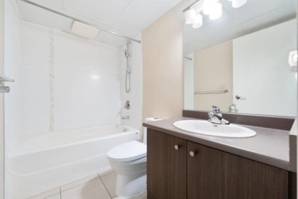 Primary Bathroom Photo of 282 4133 Stolberg Street, Richmond, BC