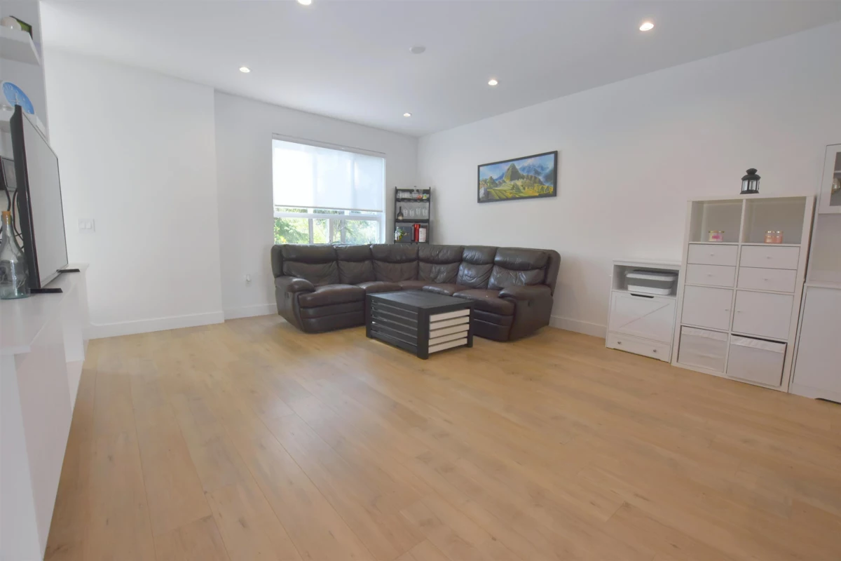 Kitchen Photo of 12 17458 100 Avenue, Surrey, BC