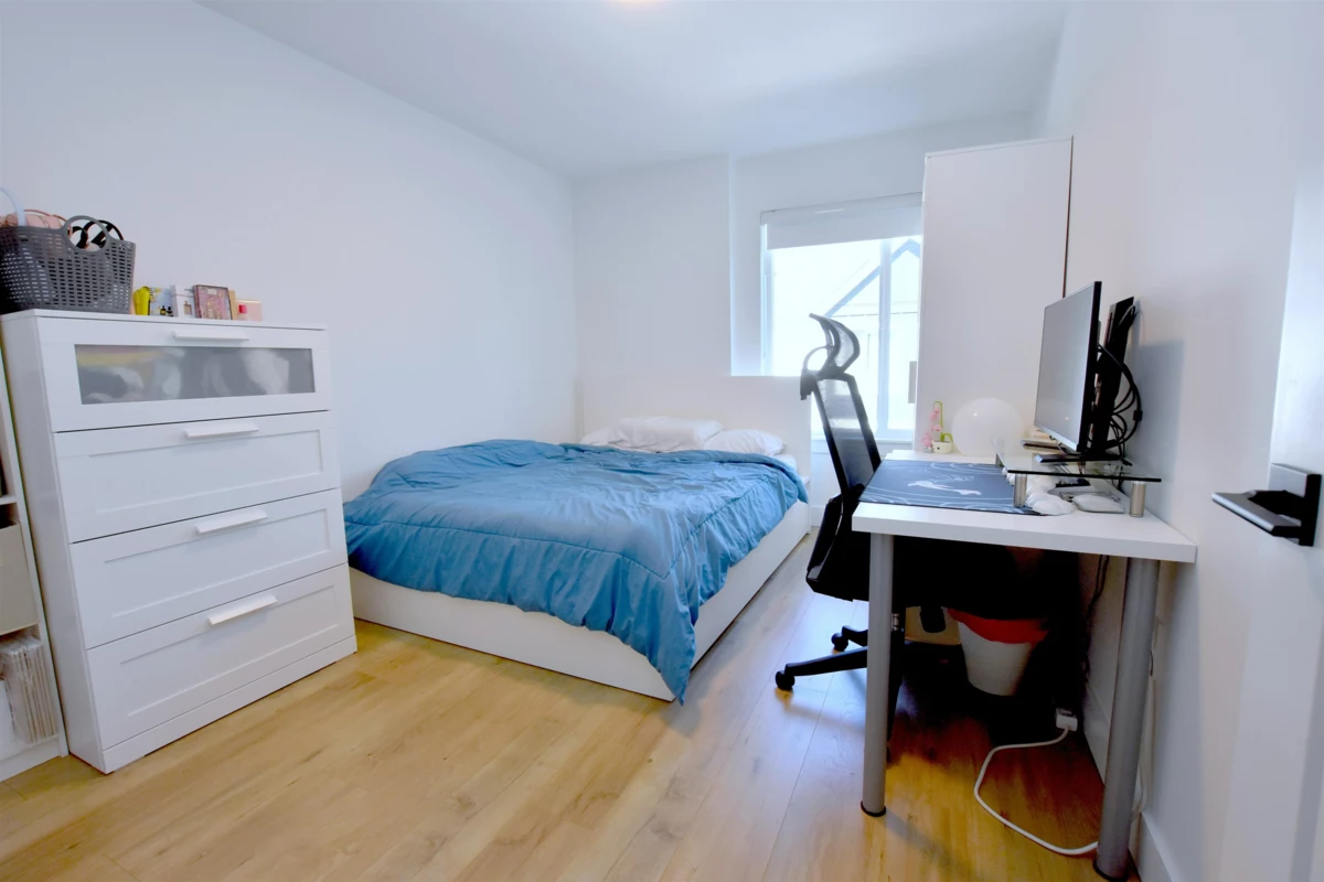 Primary Bathroom Photo of 12 17458 100 Avenue, Surrey, BC