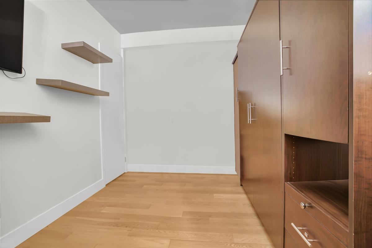 Bedroom 4 Photo of 1203 15152 Russell Avenue, White Rock, BC