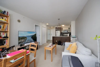704 2980 Atlantic Avenue, Coquitlam, BC, Coquitlam — Apartment/Condo for sale