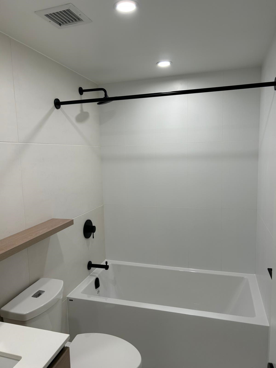 Kitchen Island Photo of 2910 10448 University Drive, Surrey, BC