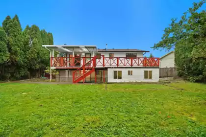 Garden / Landscaping Photo of 22970 Storey Avenue, Maple Ridge, BC