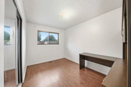 Guest Bathroom Photo of 22970 Storey Avenue, Maple Ridge, BC
