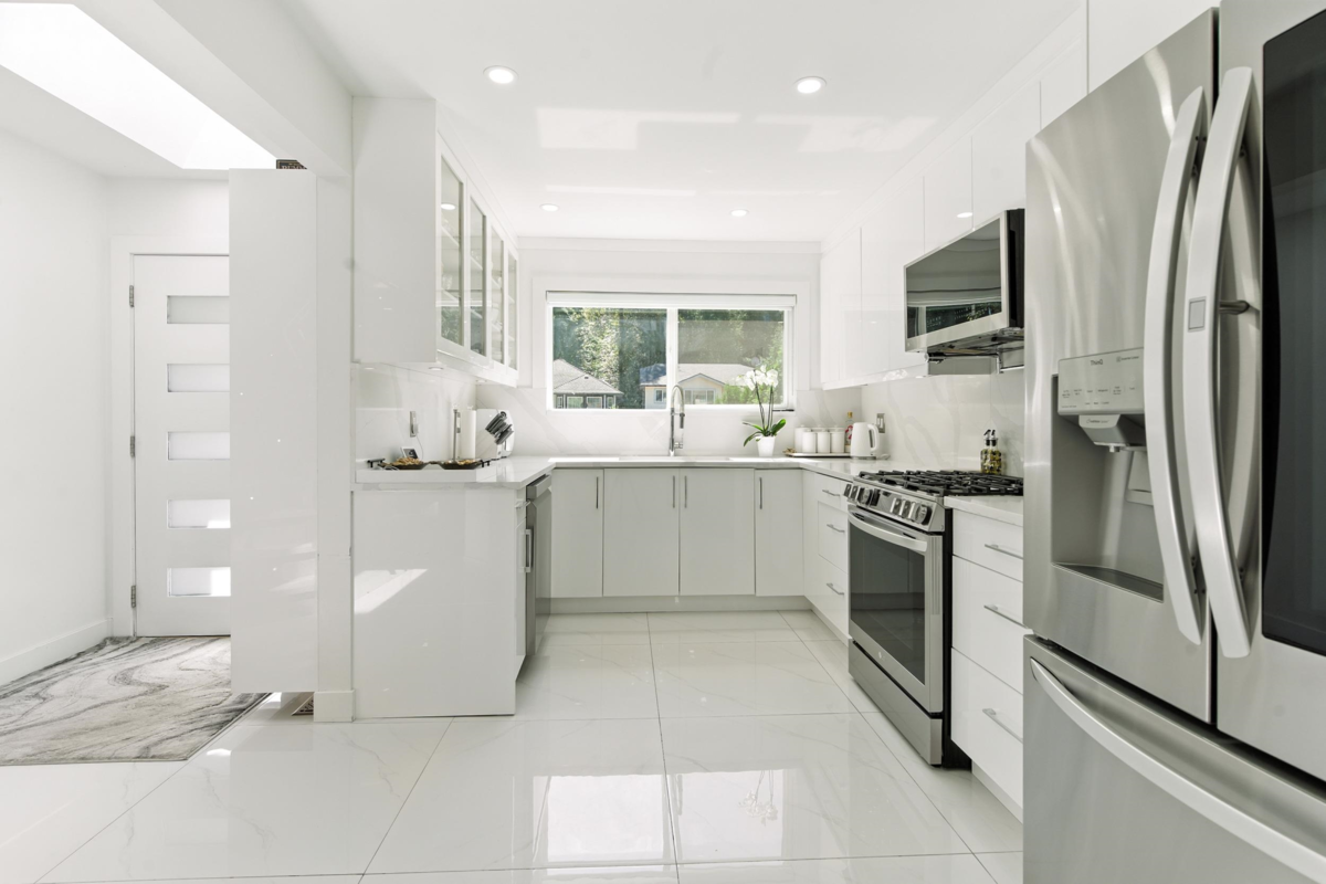 Breakfast Nook Photo of 1221 Halifax Avenue, Port Coquitlam, BC