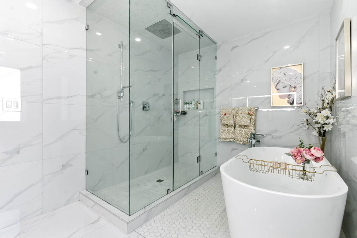 Hallway Photo of 1221 Halifax Avenue, Port Coquitlam, BC