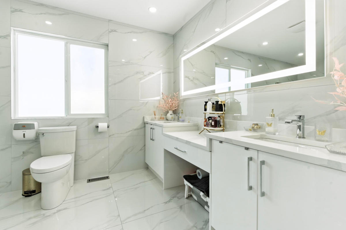 Mudroom Photo of 1221 Halifax Avenue, Port Coquitlam, BC