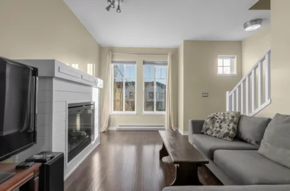 Kitchen Photo of 55 5839 Panorama Drive, Surrey, BC