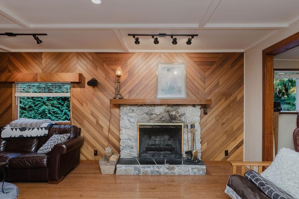 Dining Area Photo of 6252 Sechelt Inlet Road, Sechelt, BC