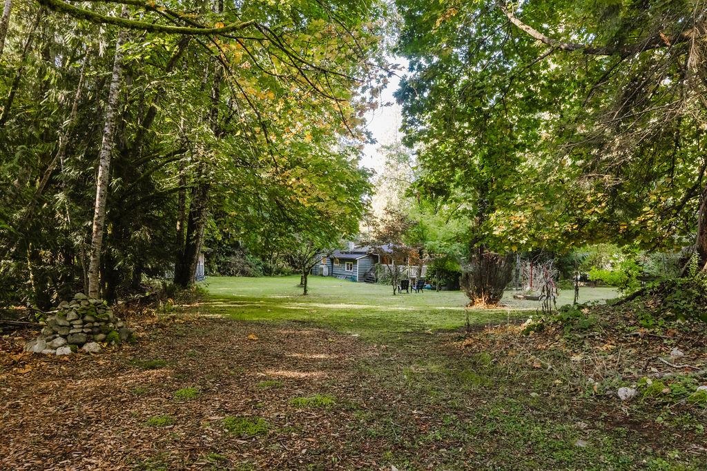 Garden / Landscaping Photo of 6252 Sechelt Inlet Road, Sechelt, BC