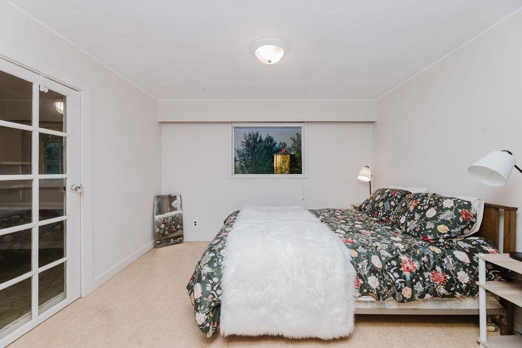 Guest Bathroom Photo of 6252 Sechelt Inlet Road, Sechelt, BC