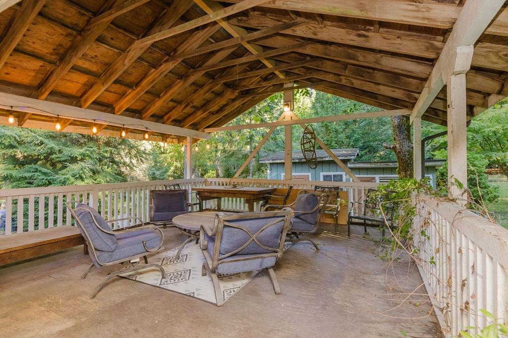 Laundry Room Photo of 6252 Sechelt Inlet Road, Sechelt, BC