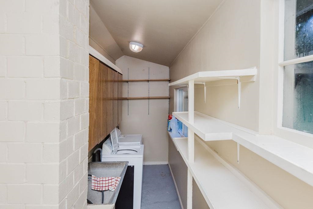 Mudroom Photo of 6252 Sechelt Inlet Road, Sechelt, BC