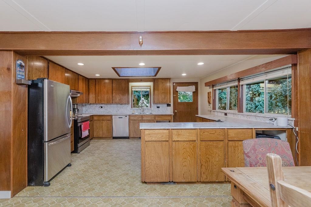 Primary Bedroom Photo of 6252 Sechelt Inlet Road, Sechelt, BC