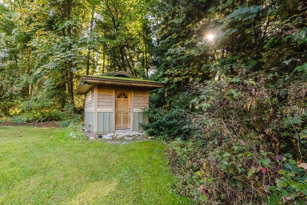 Staircase Photo of 6252 Sechelt Inlet Road, Sechelt, BC
