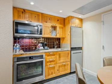 679 4090 Whistler Way, Whistler, BC, Whistler — Apartment/Condo for sale