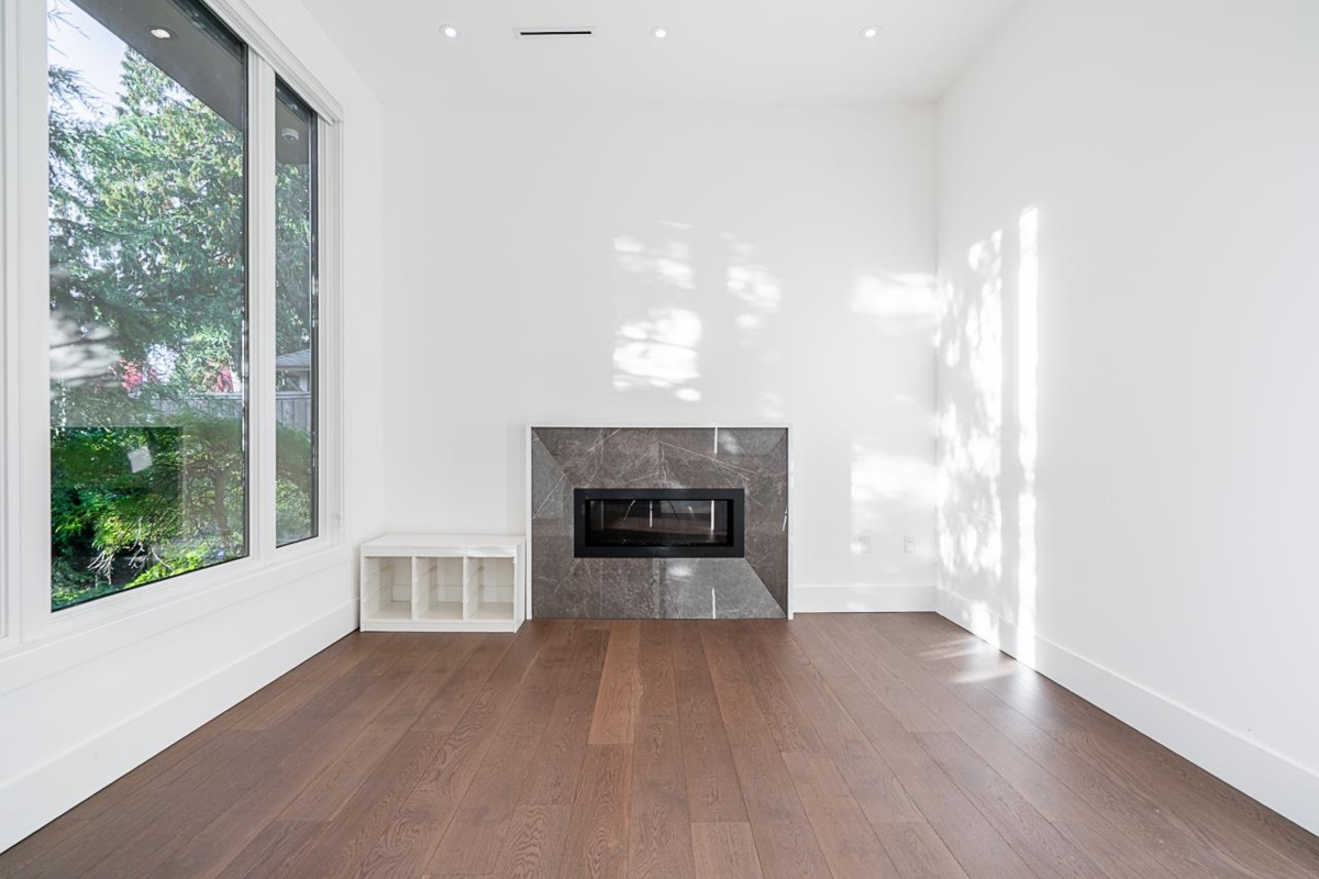 Guest Bathroom Photo of 2162 124 Street, Surrey, BC