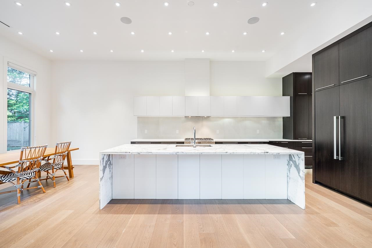 Kitchen Photo of 2162 124 Street, Surrey, BC