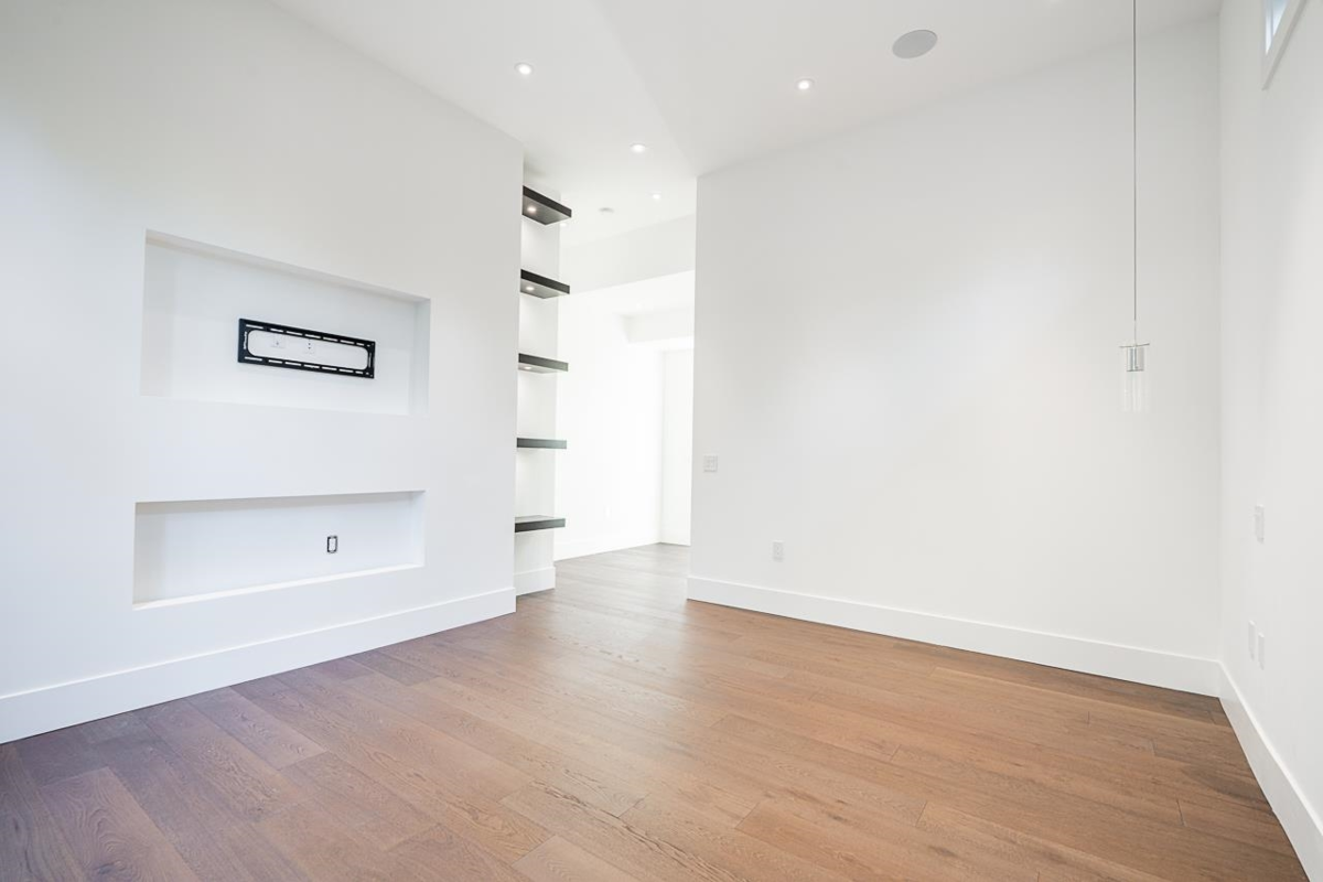 Loft / Bonus Room Photo of 2162 124 Street, Surrey, BC