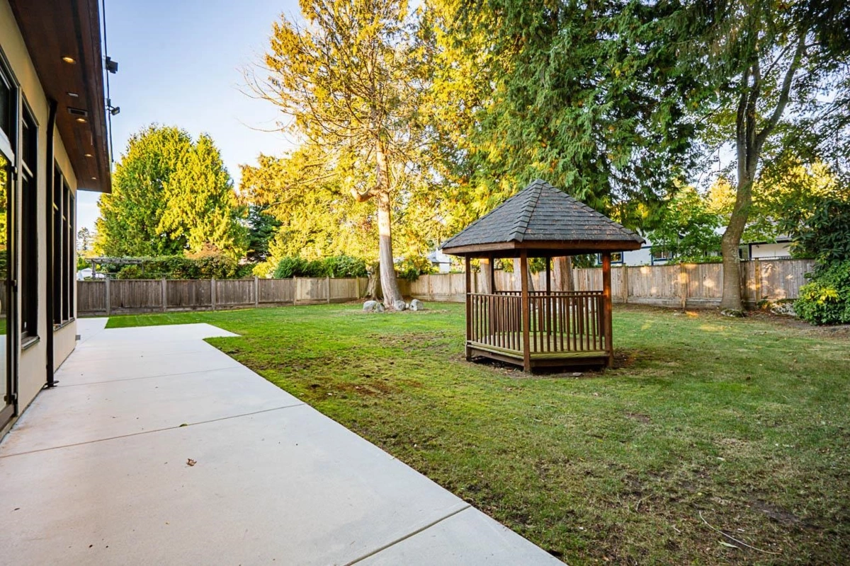 Outdoor Kitchen Photo of 2162 124 Street, Surrey, BC