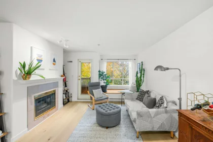 213 6745 Station Hill Court, Burnaby, BC, Burnaby — Apartment/Condo for sale