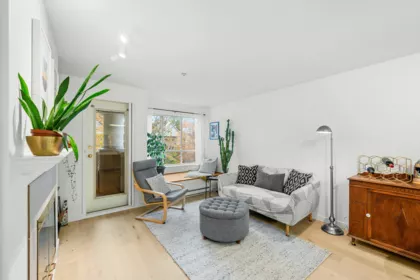 213 6745 Station Hill Court, Burnaby, BC, Burnaby — Apartment/Condo for sale