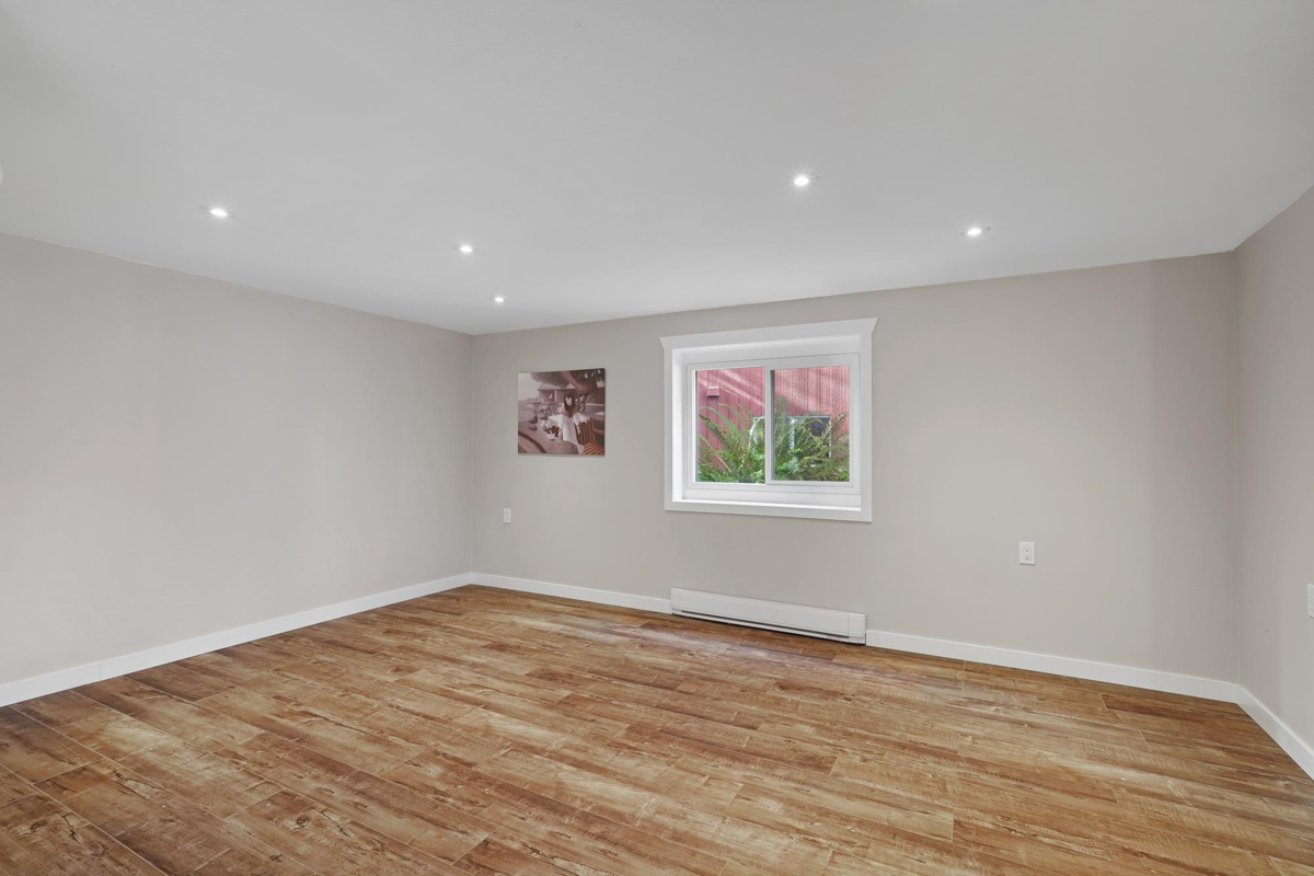 Basement Recreation Room Photo of 3737 Yale Street, Burnaby, BC