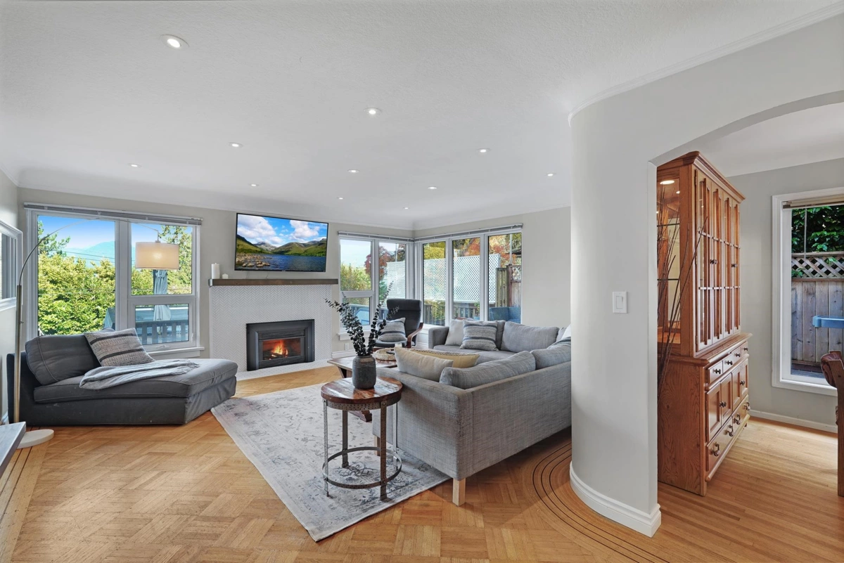 Family Room Photo of 3737 Yale Street, Burnaby, BC