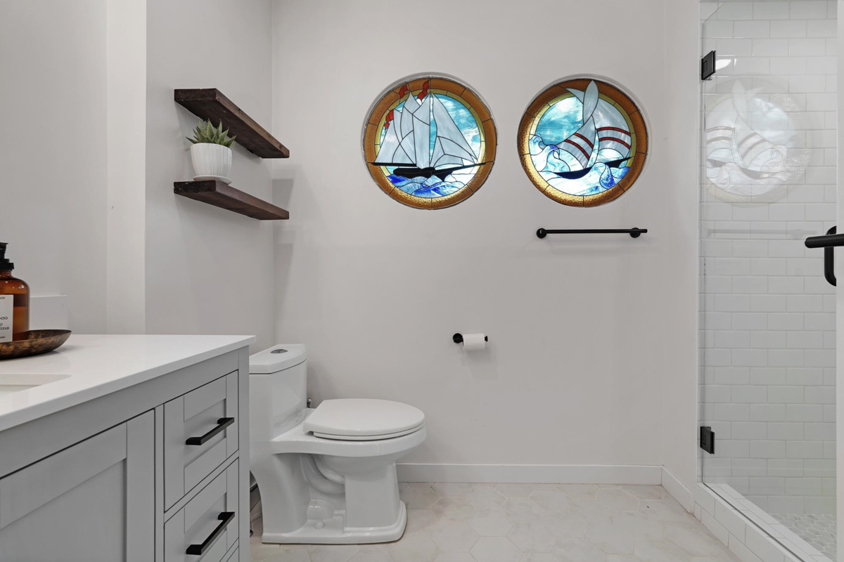 Guest Bathroom Photo of 3737 Yale Street, Burnaby, BC