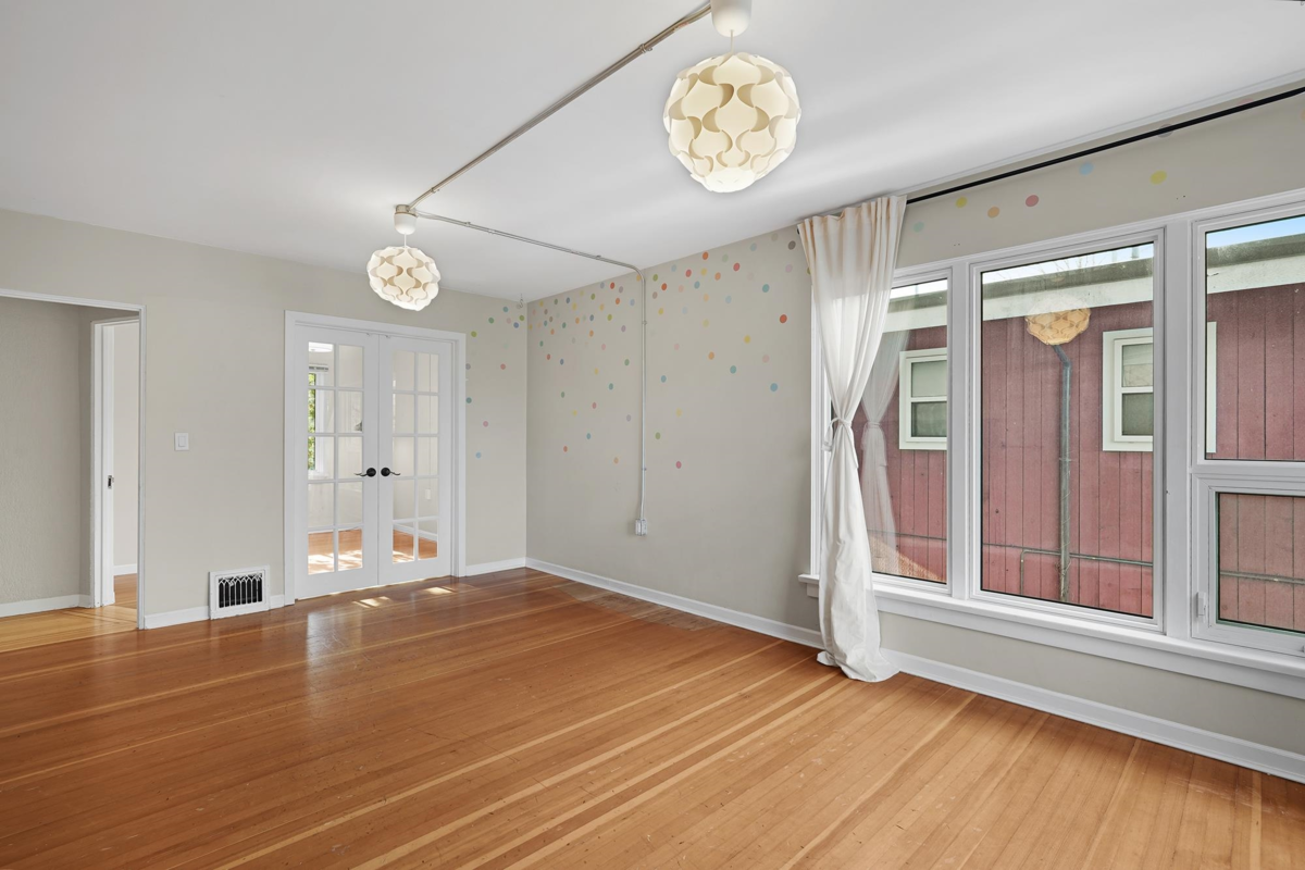 Office / Den Photo of 3737 Yale Street, Burnaby, BC