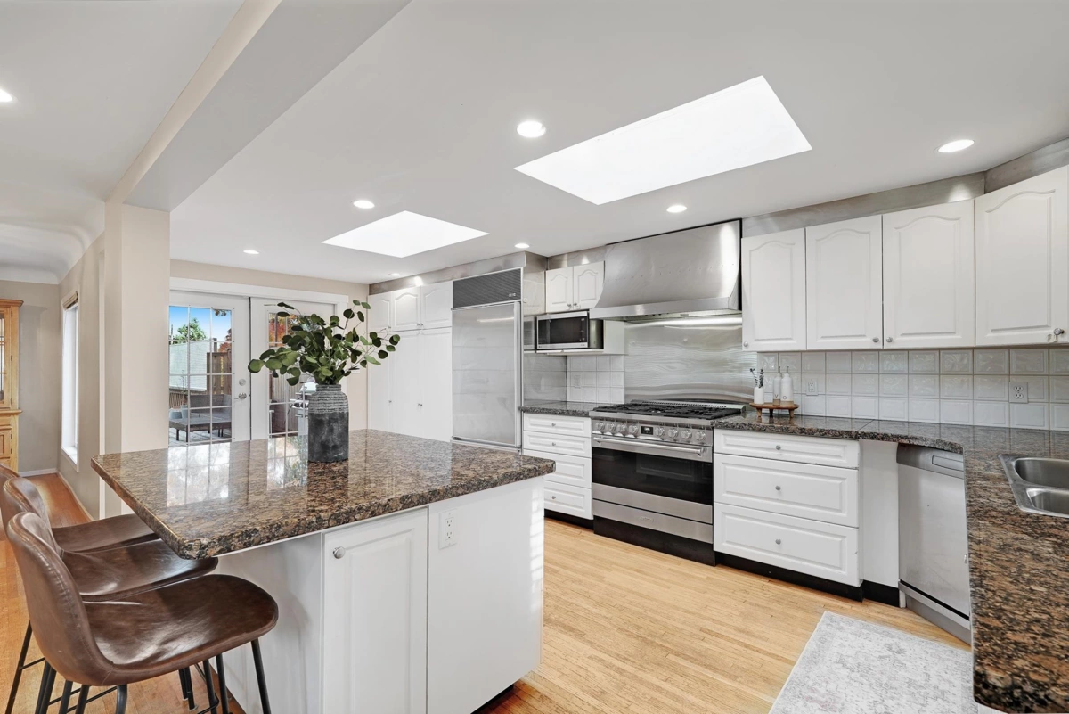 Walk-In Closet Photo of 3737 Yale Street, Burnaby, BC