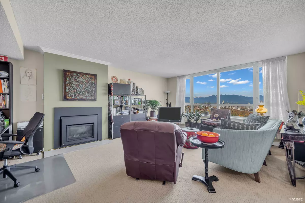 Dining Area Photo of 1807 6070 Mcmurray Avenue, Burnaby, BC