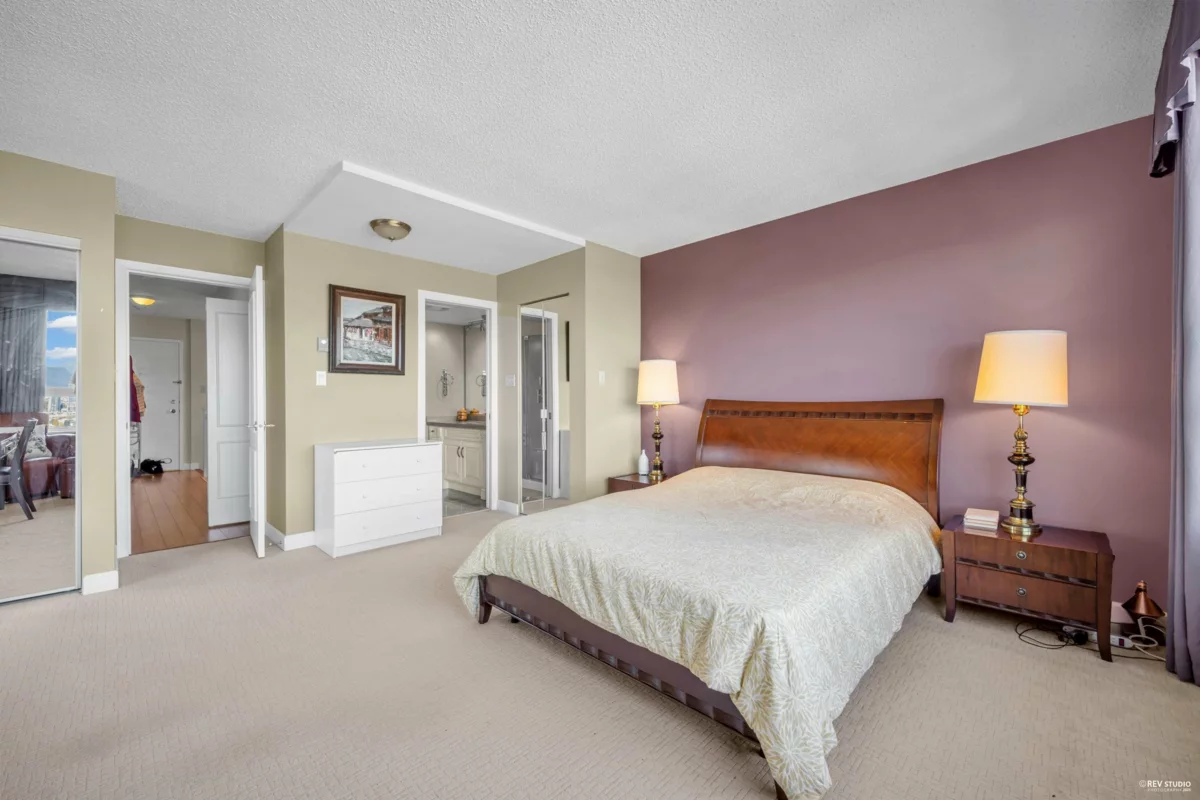 Entry Foyer Photo of 1807 6070 Mcmurray Avenue, Burnaby, BC