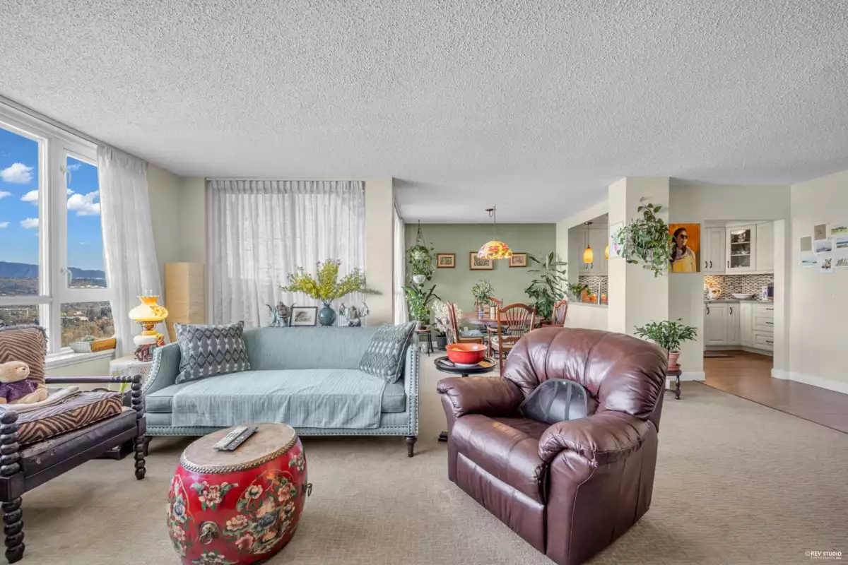 Kitchen Island Photo of 1807 6070 Mcmurray Avenue, Burnaby, BC