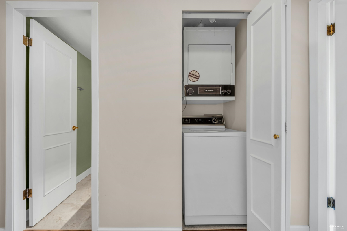 Office / Den Photo of 1807 6070 Mcmurray Avenue, Burnaby, BC