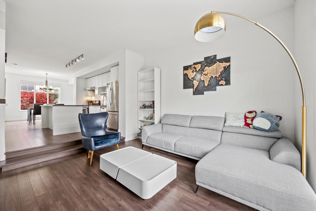 Family Room Photo of 32 15268 28 Avenue, Surrey, BC