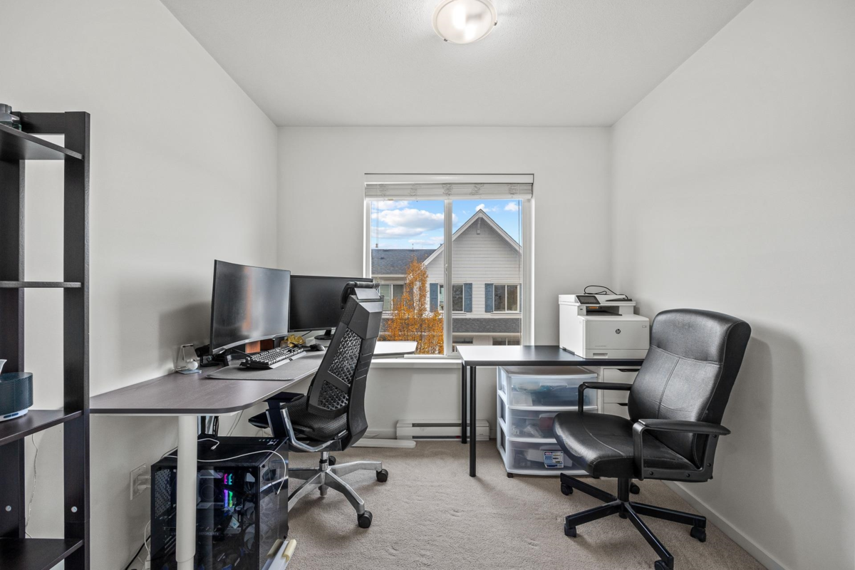 Mudroom Photo of 32 15268 28 Avenue, Surrey, BC