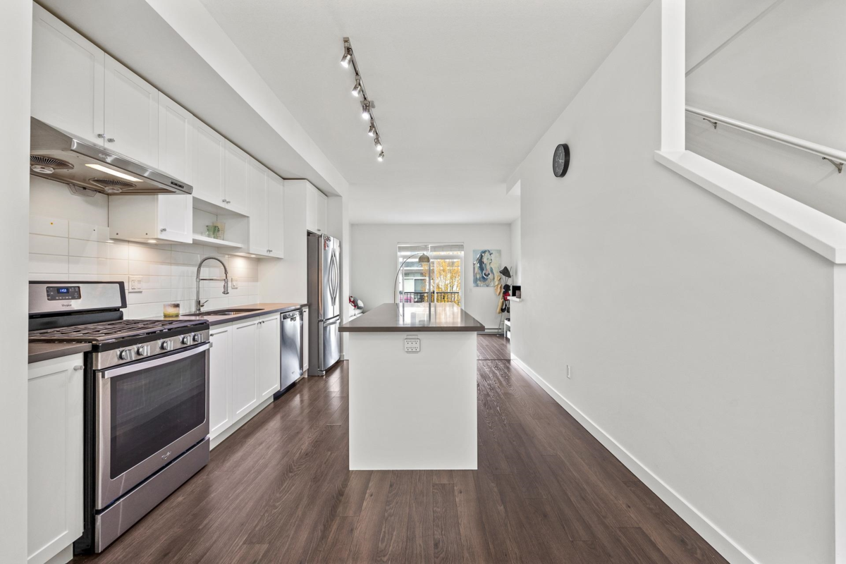 Walk-In Closet Photo of 32 15268 28 Avenue, Surrey, BC