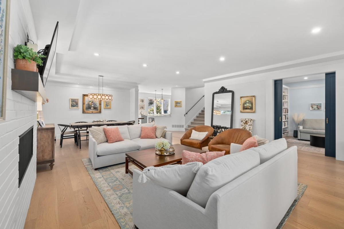 Breakfast Nook Photo of 2676 Mcbride Avenue, Surrey, BC