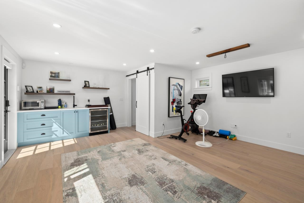 Garage Interior Photo of 2676 Mcbride Avenue, Surrey, BC