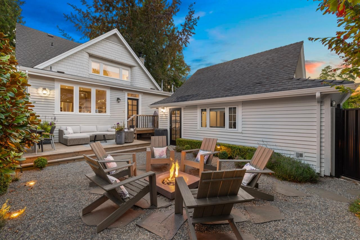 Garden / Landscaping Photo of 2676 Mcbride Avenue, Surrey, BC