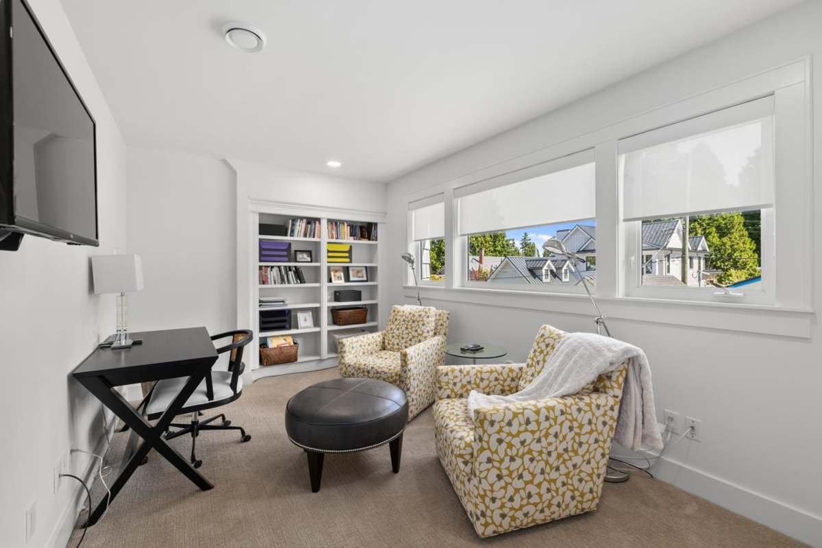 Hallway Photo of 2676 Mcbride Avenue, Surrey, BC