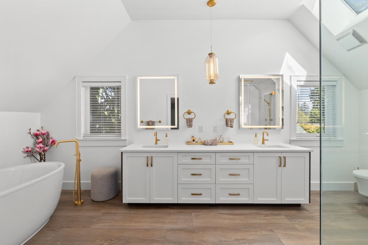 Laundry Room Photo of 2676 Mcbride Avenue, Surrey, BC