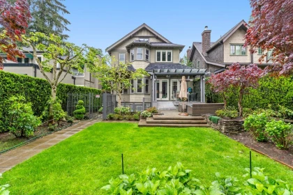 Front Yard Photo of 3138 W 42nd Avenue, Vancouver, BC