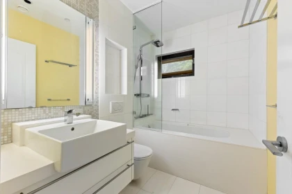 Powder Room Photo of 3138 W 42nd Avenue, Vancouver, BC