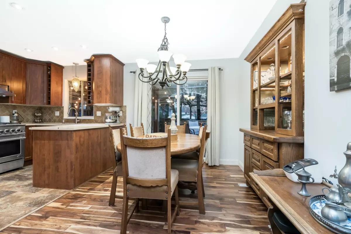 Powder Room Photo of 32306 Marshall Road, Abbotsford, BC