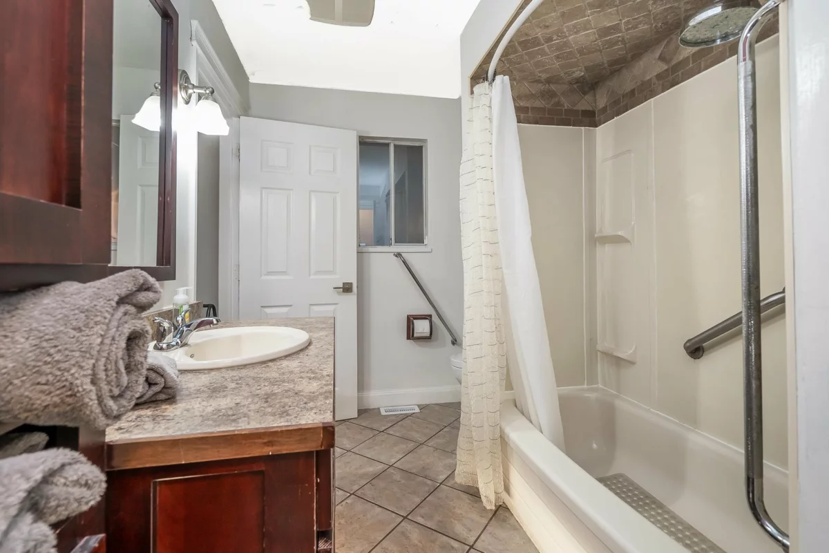 Staircase Photo of 32306 Marshall Road, Abbotsford, BC