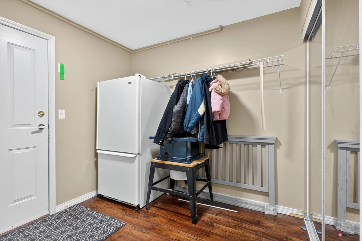 Walk-In Closet Photo of 19 3555 Blue Jay Street, Abbotsford, BC