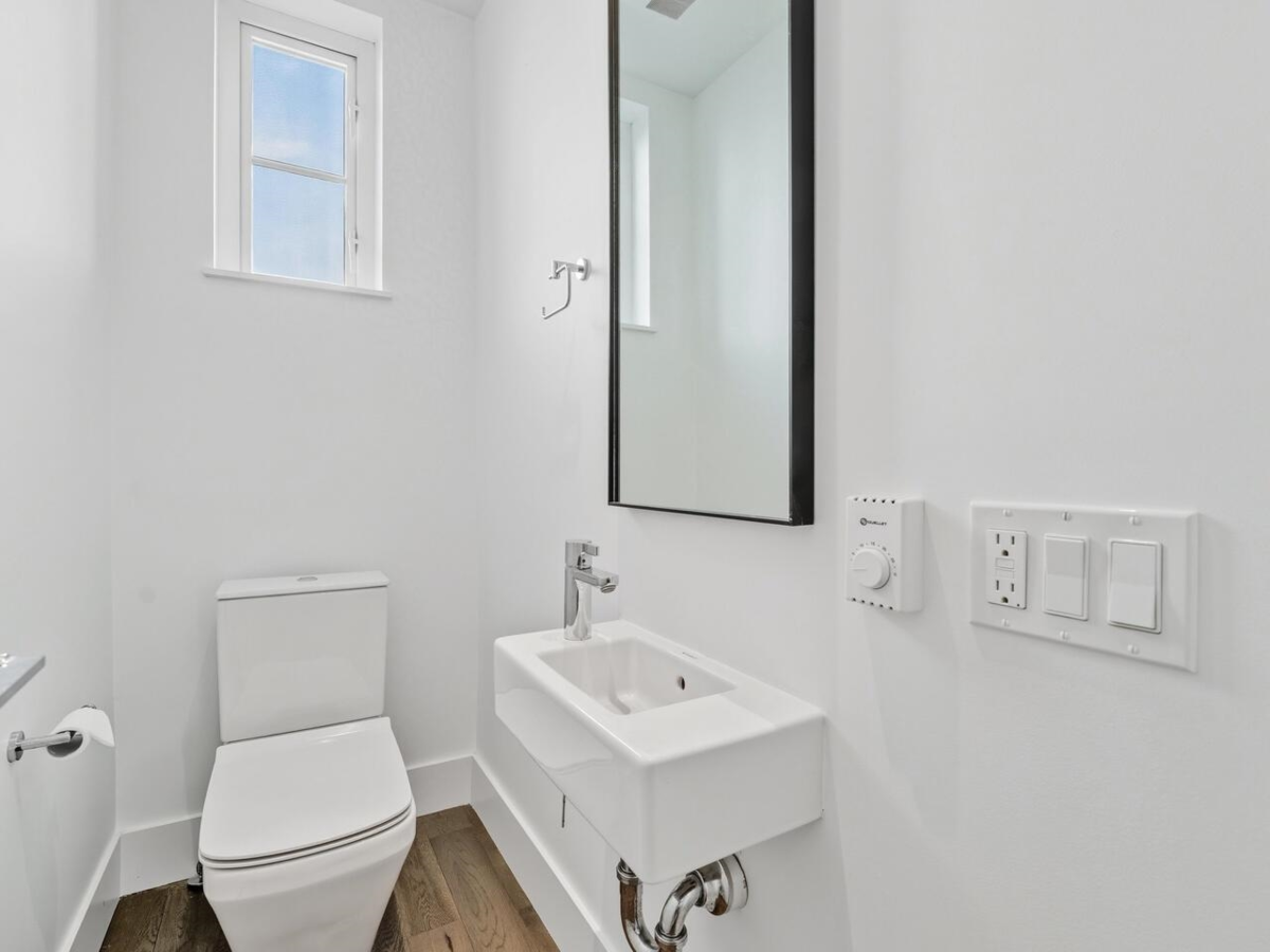 Primary Bathroom Photo of 7837 Manitoba Street, Vancouver, BC